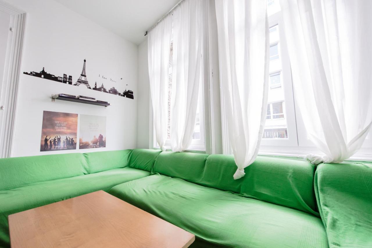 Budapest Party Hostel At Udvarom מראה חיצוני תמונה