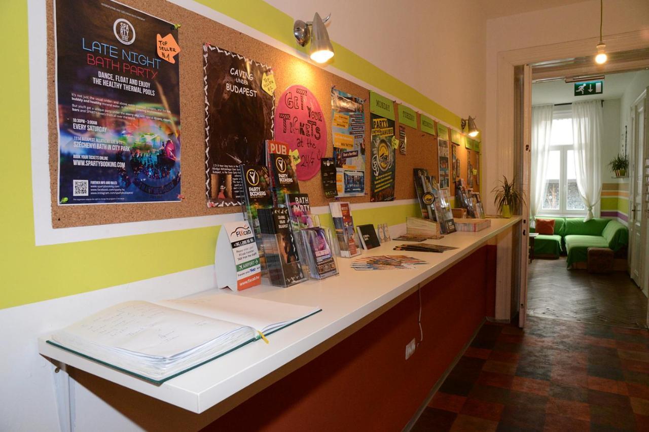 Budapest Party Hostel At Udvarom מראה חיצוני תמונה