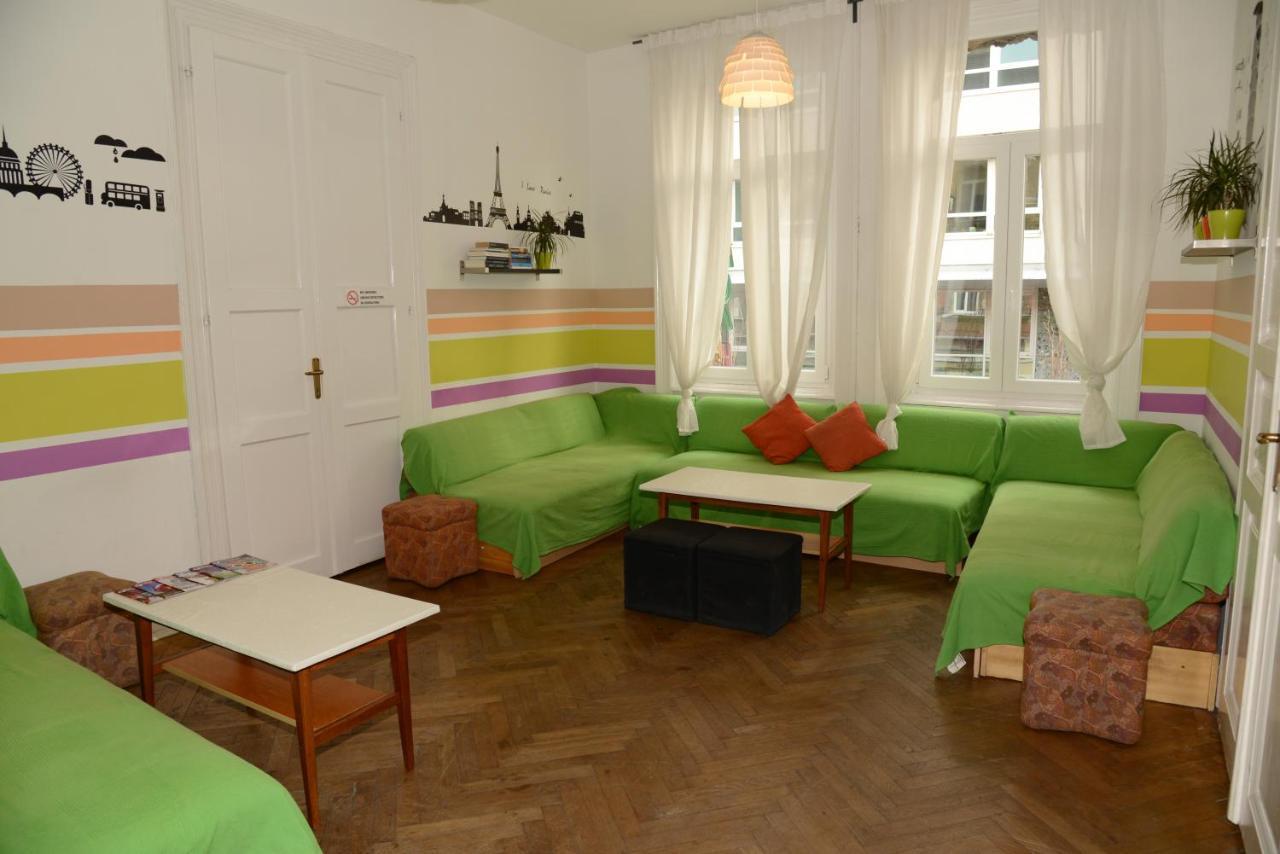 Budapest Party Hostel At Udvarom מראה חיצוני תמונה