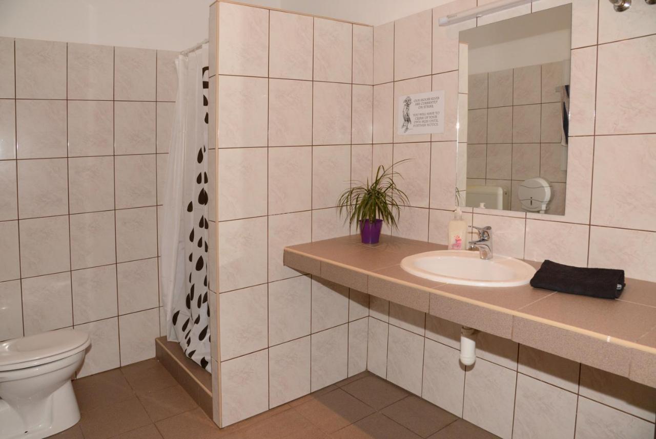 Budapest Party Hostel At Udvarom מראה חיצוני תמונה