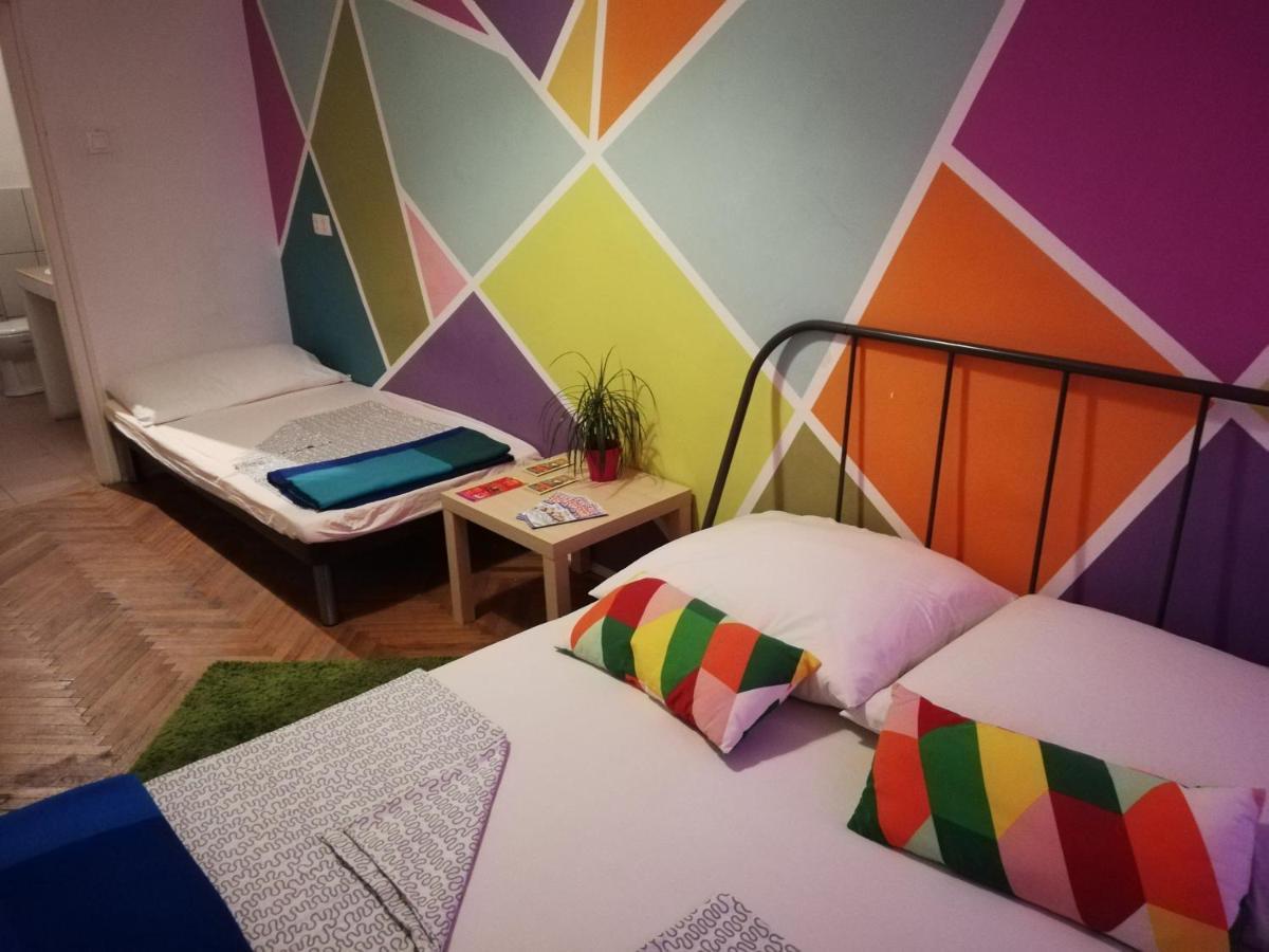 Budapest Party Hostel At Udvarom מראה חיצוני תמונה