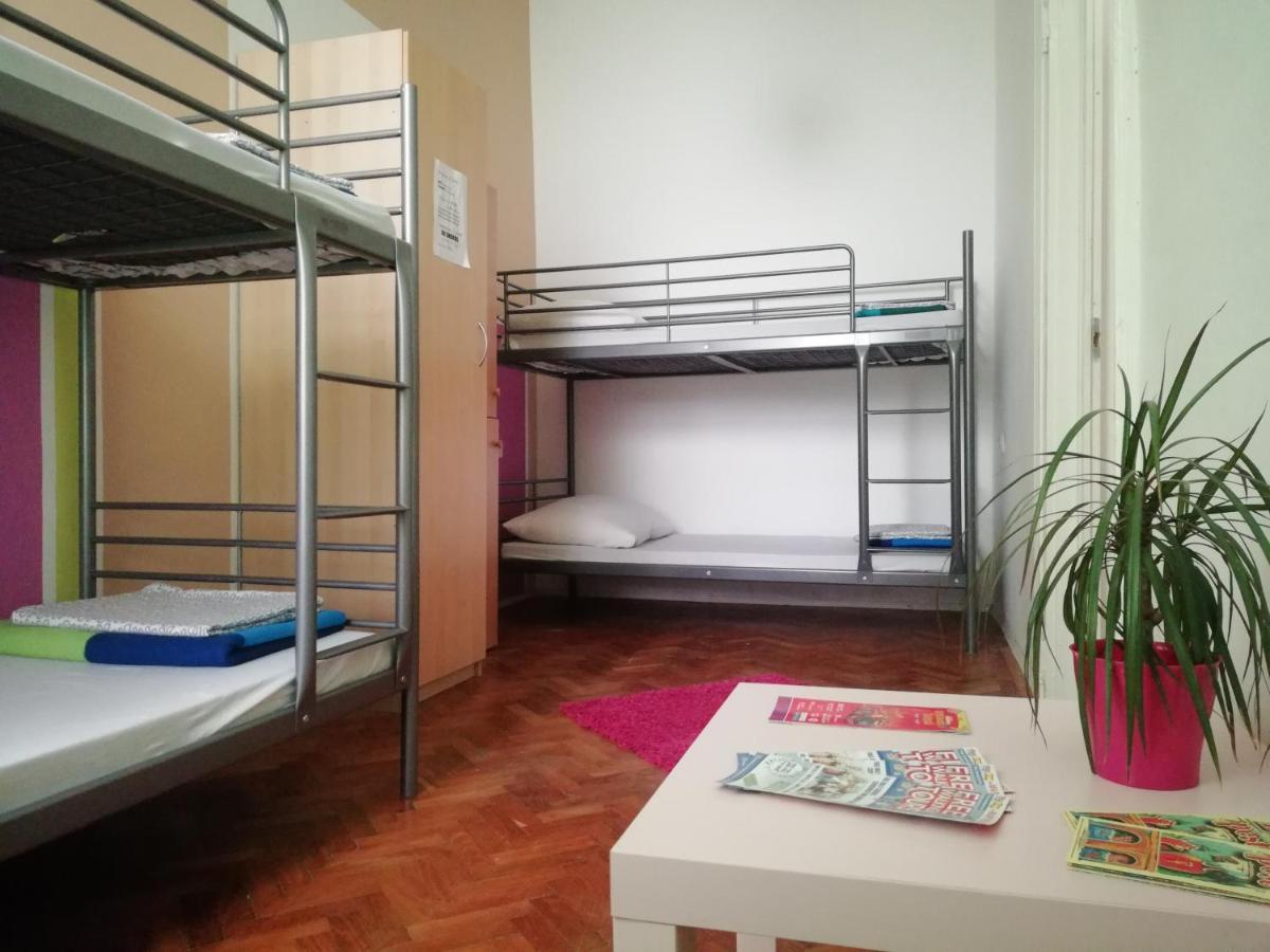 Budapest Party Hostel At Udvarom מראה חיצוני תמונה