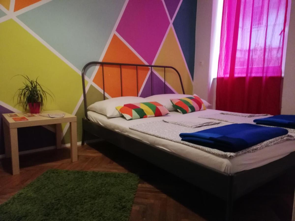 Budapest Party Hostel At Udvarom מראה חיצוני תמונה